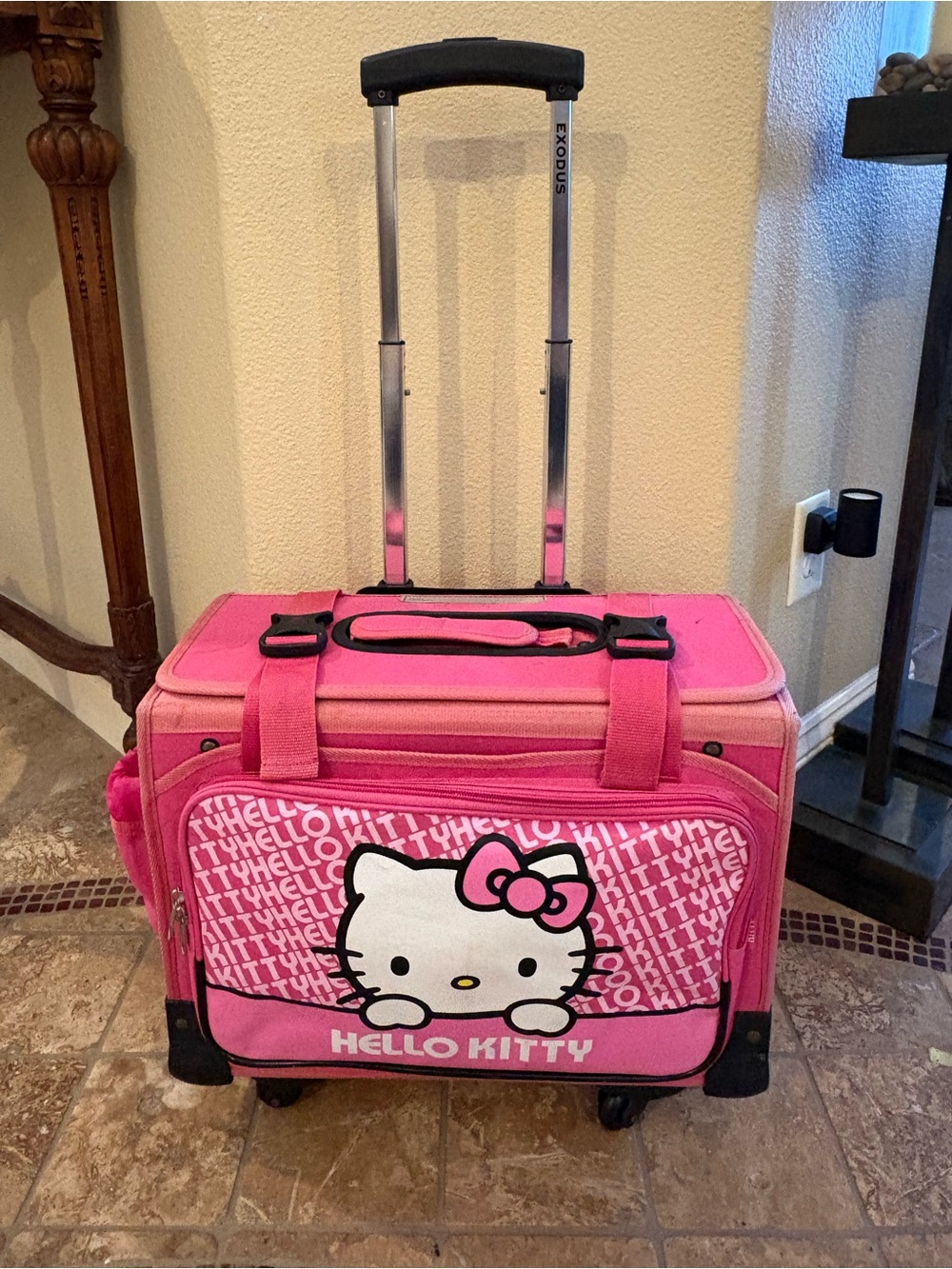 Sanrio Hello Kitty Pink Rolling Suitcase/Luggage Vintage Retro 15”x18”9-1/2”